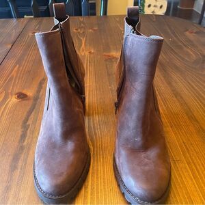 Sam Edelman brown boots with chunky heel size 9